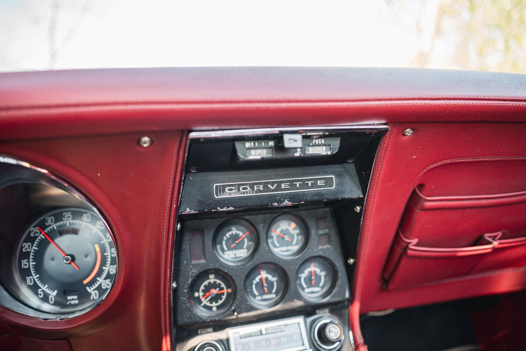 Interior image of 1975 Chevrolet Corvette Stingray (26)