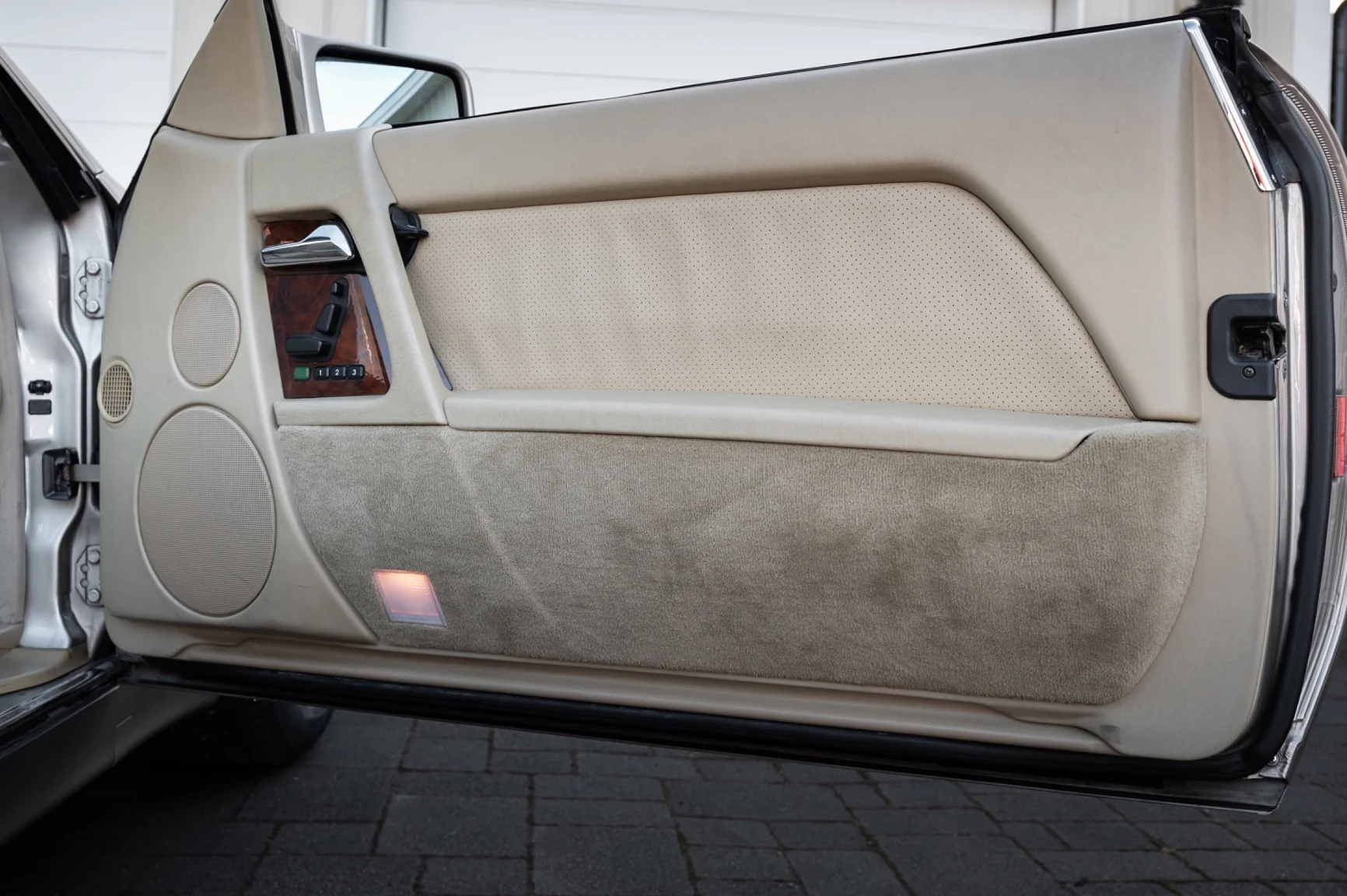 Interiörbild 1991 Mercedes-Benz 500 SL (24)