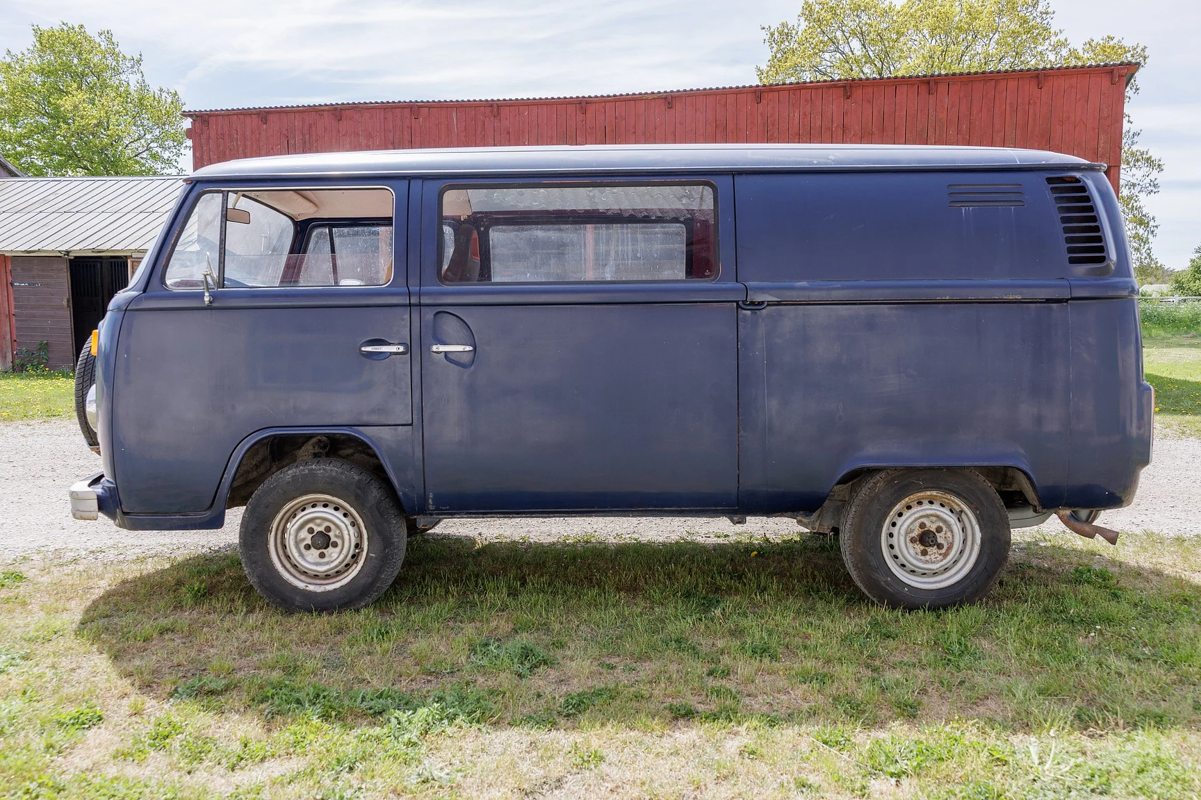 Exterior image of 1973 Volkswagen Typ 2 Transporter T2 (10)