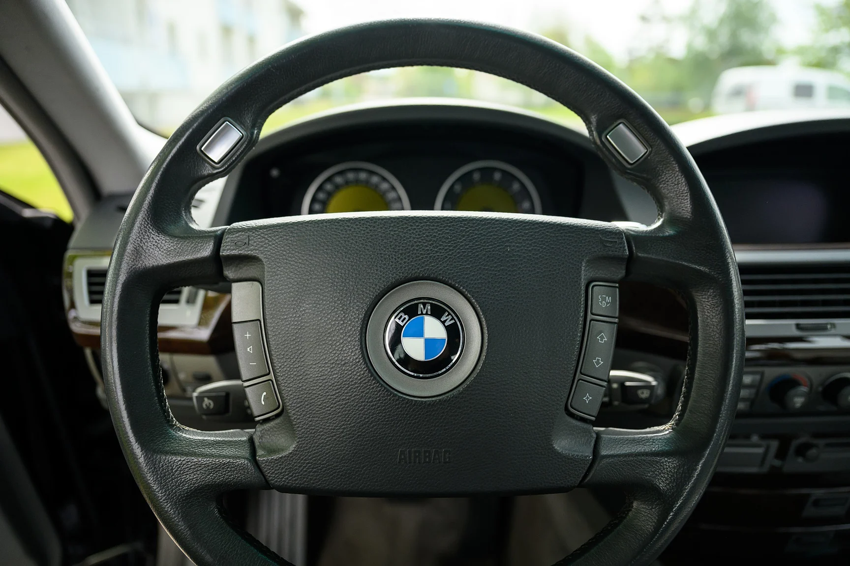 Innenraumfoto von 2001 BMW 745i (11)