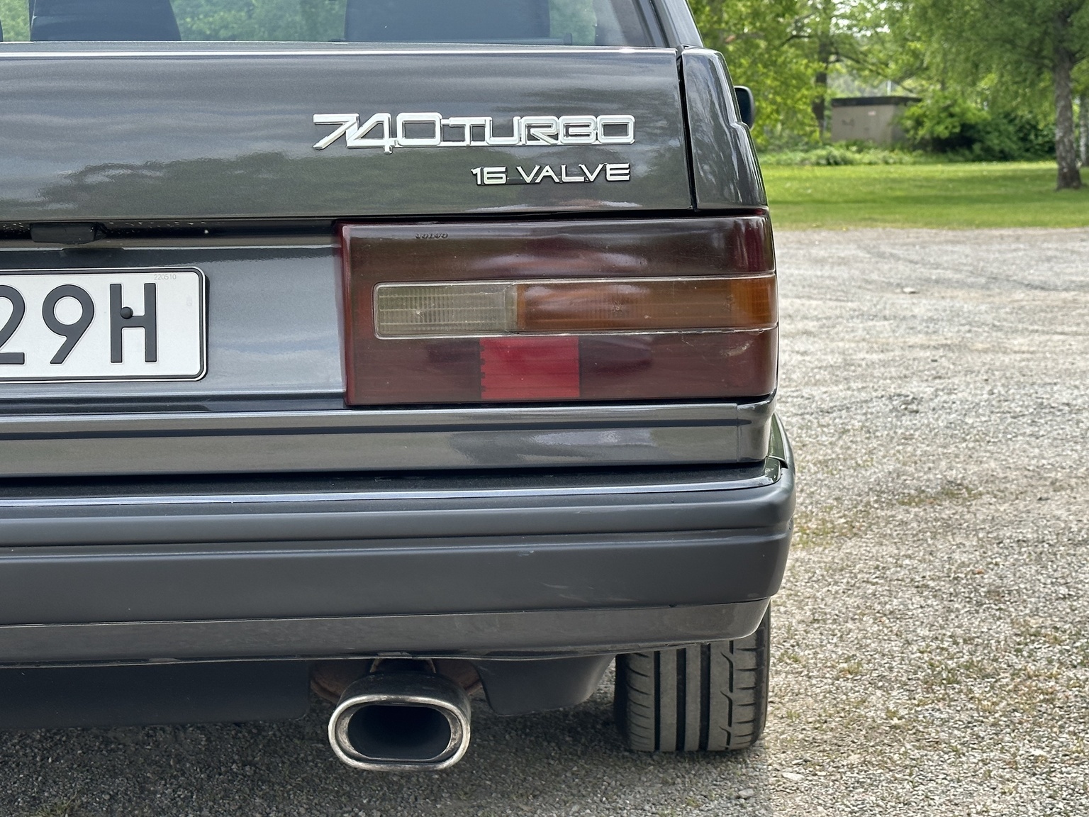 Exterior image of 1990 Volvo 740 Turbo 16s