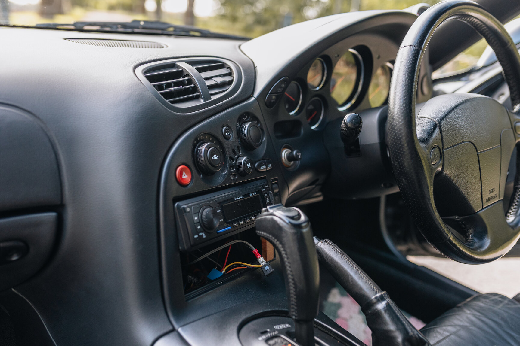 Interior image of 1994 Mazda RX7 (27)