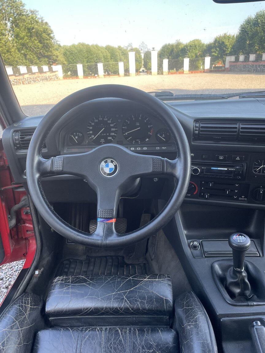 Interiörbild 1987 BMW 320i