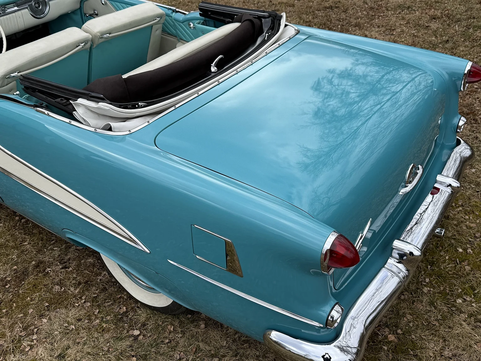 Exterior image of 1955 Oldsmobile Super 88 (48)