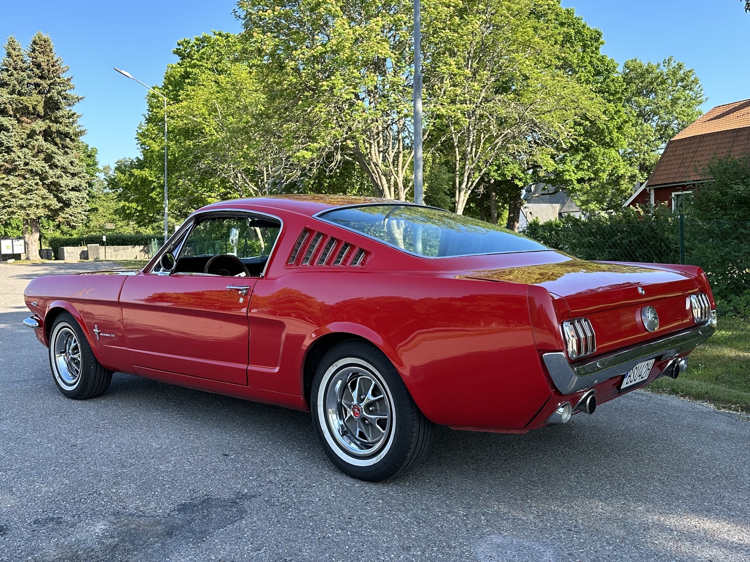 Exterior image of 1965 Ford Mustang 289 Fastback