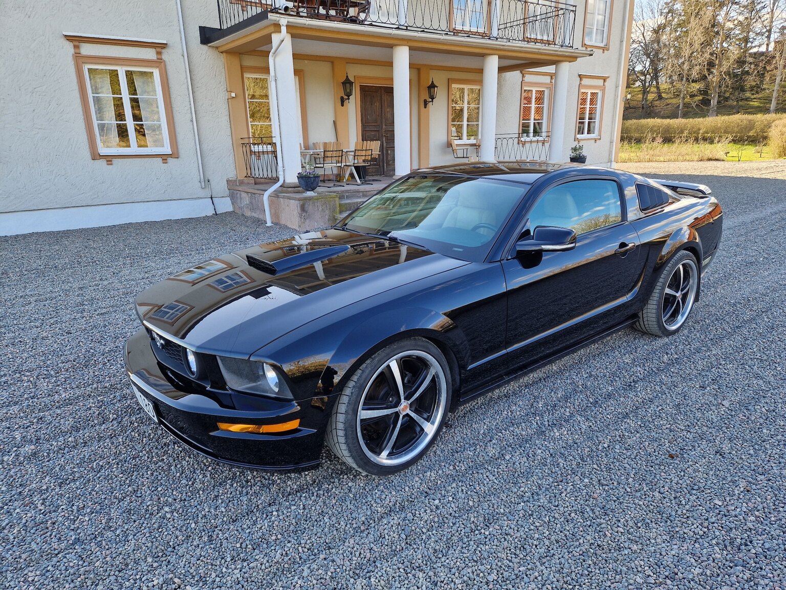 Exteriörbild på 2007 Ford Mustang V6 