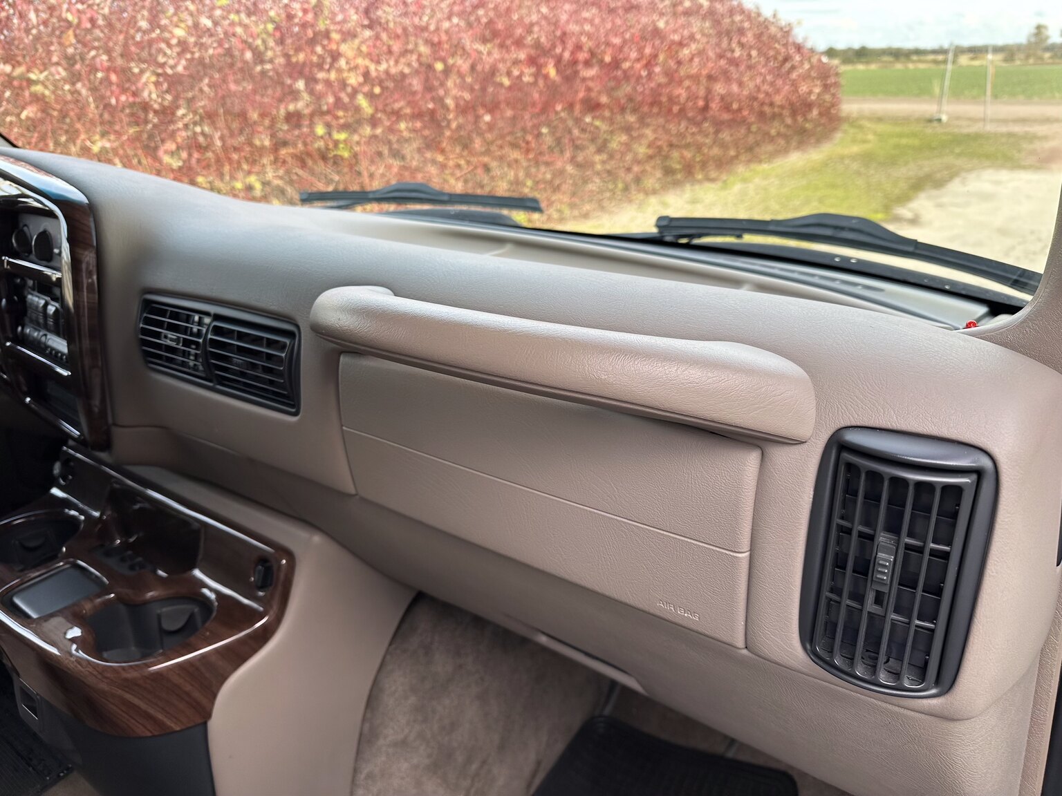 Interiörbild 2000 GMC Savana G1500 Conversion Van