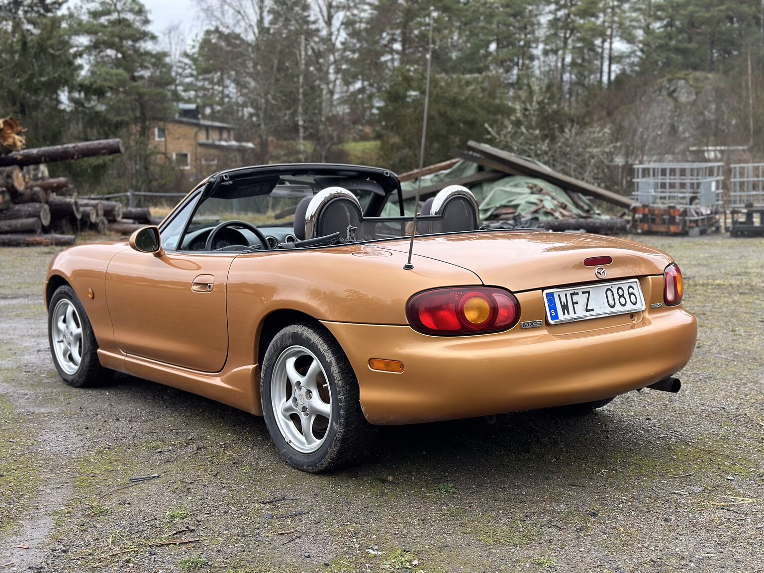 Exterior image of 1998 Mazda Miata MX-5 NB