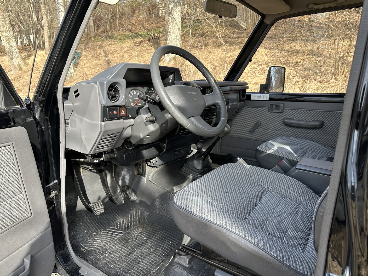 Interior image of 1993 Toyota Land Cruiser Serie 70
