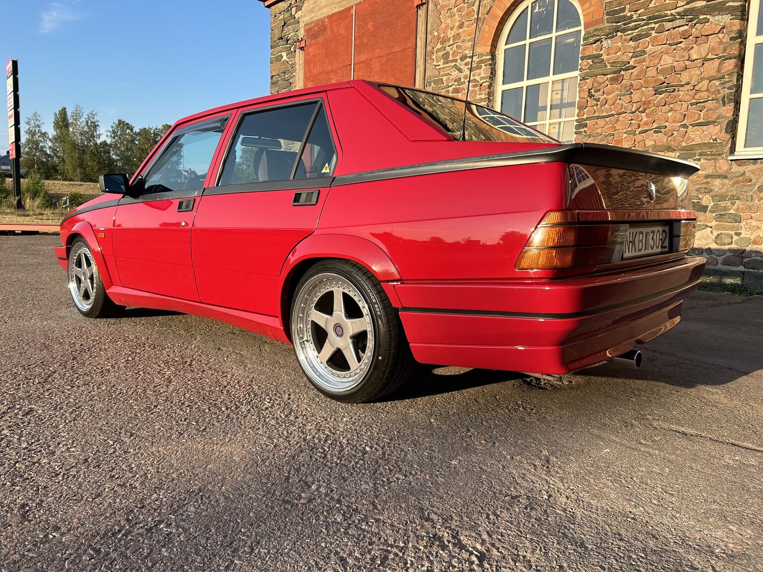 Aussenfoto 1988 Alfa Romeo 75 (46)