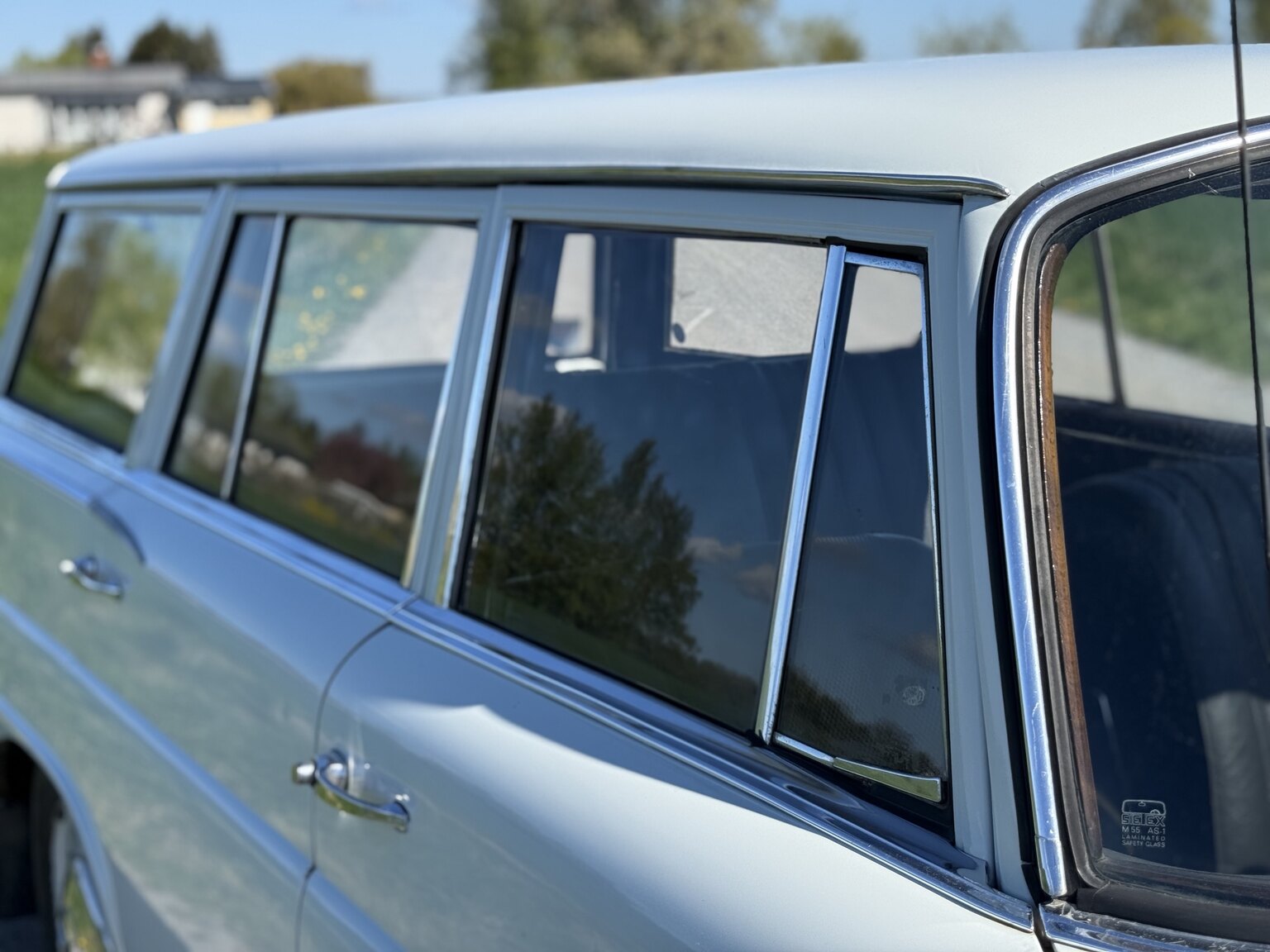 Exterior image of 1967 Mercedes-Benz 230 Safari