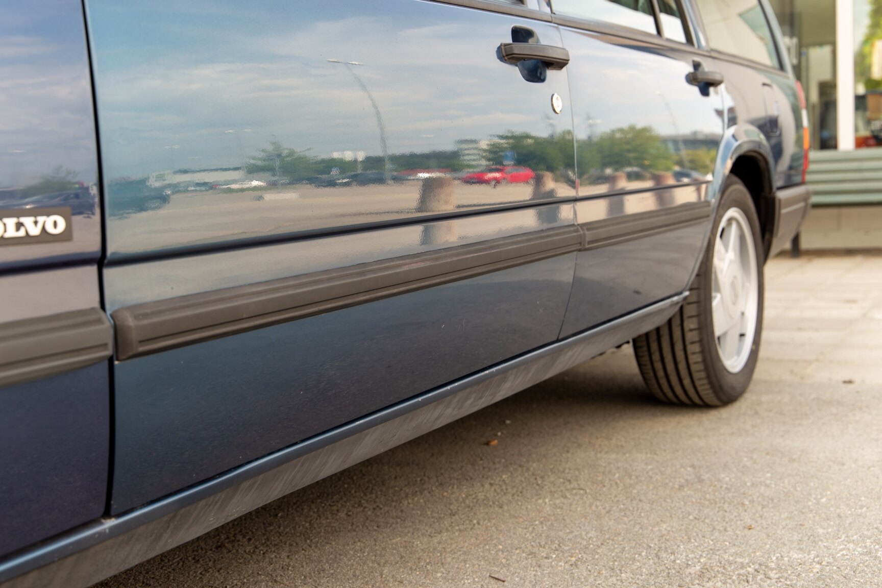 Exterior image of 1990 Volvo 745 Turbo (40)