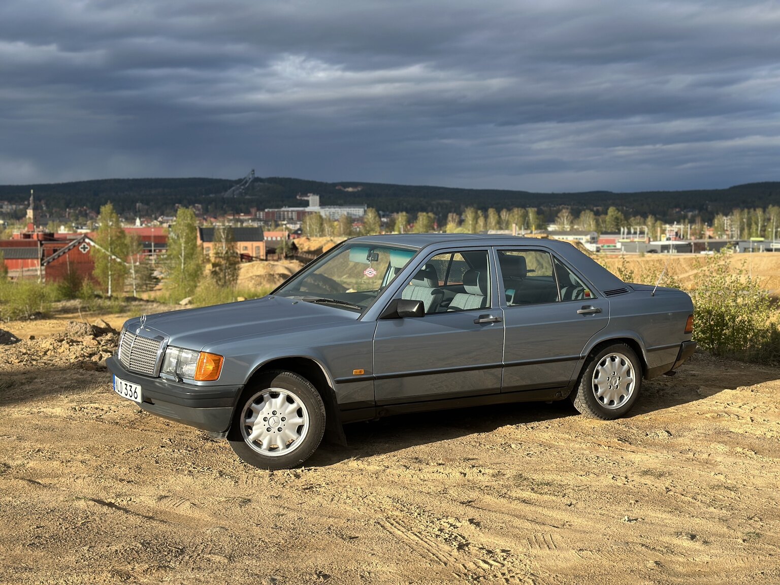 Exterior image of 1988 Mercedes-Benz 190 E