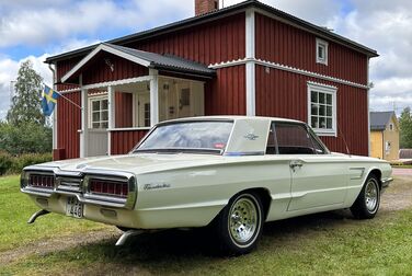 Exterior image of 1965 Ford Thunderbird Hardtop 6.4