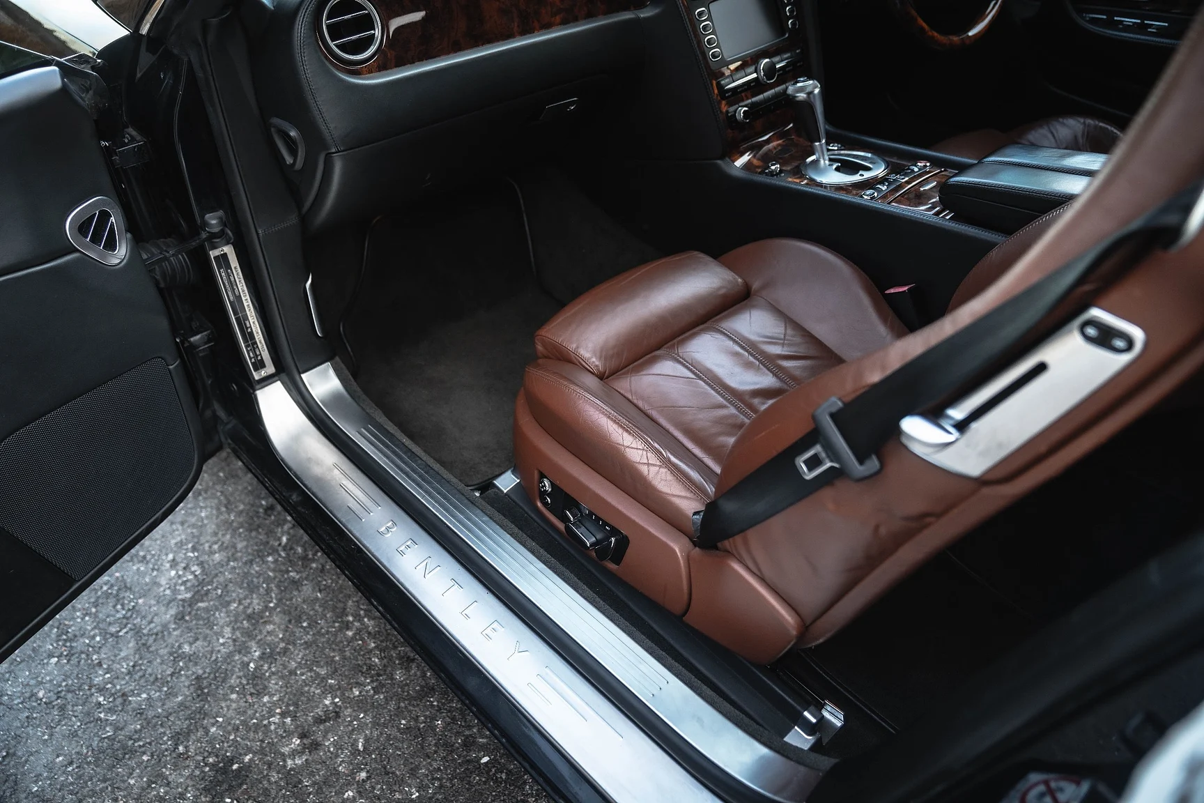 Innenraumfoto von 2007 Bentley Continental GTC (4)