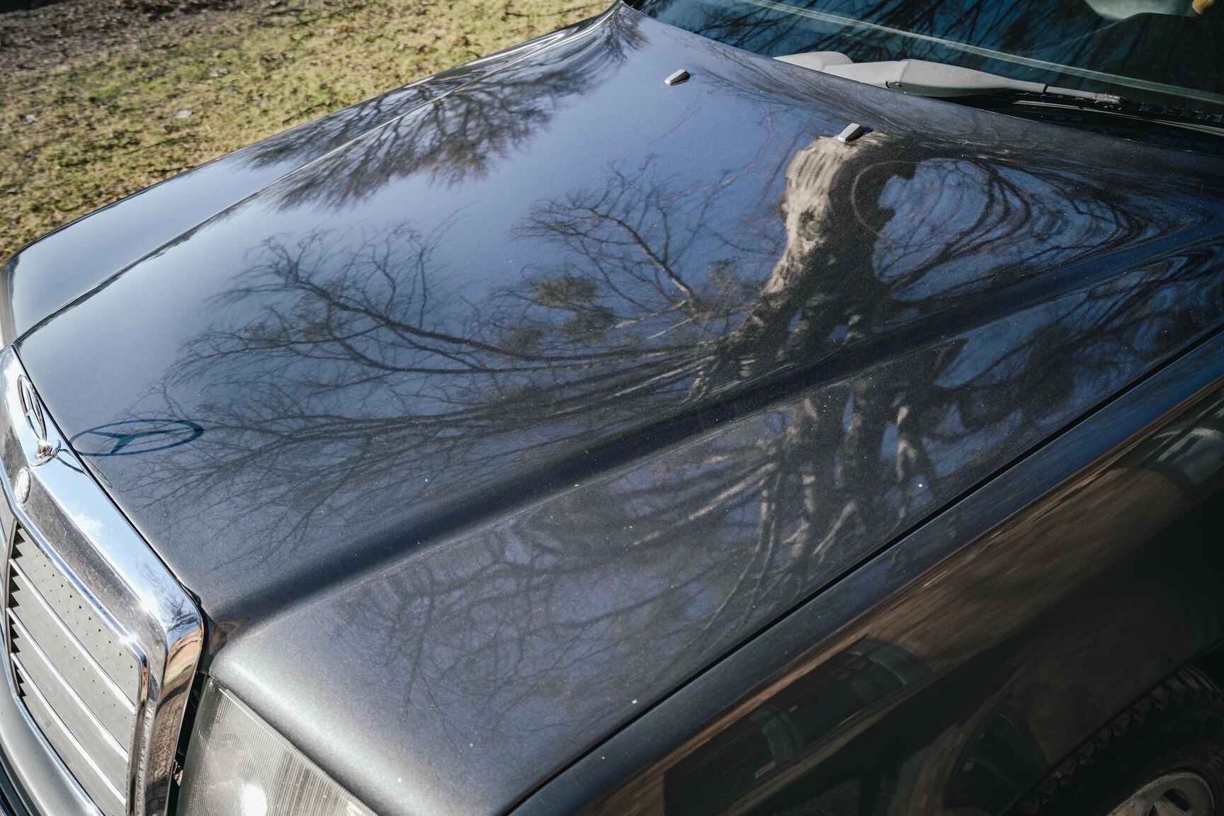 Exterior image of 1991 Mercedes-Benz 300E-24 (8)