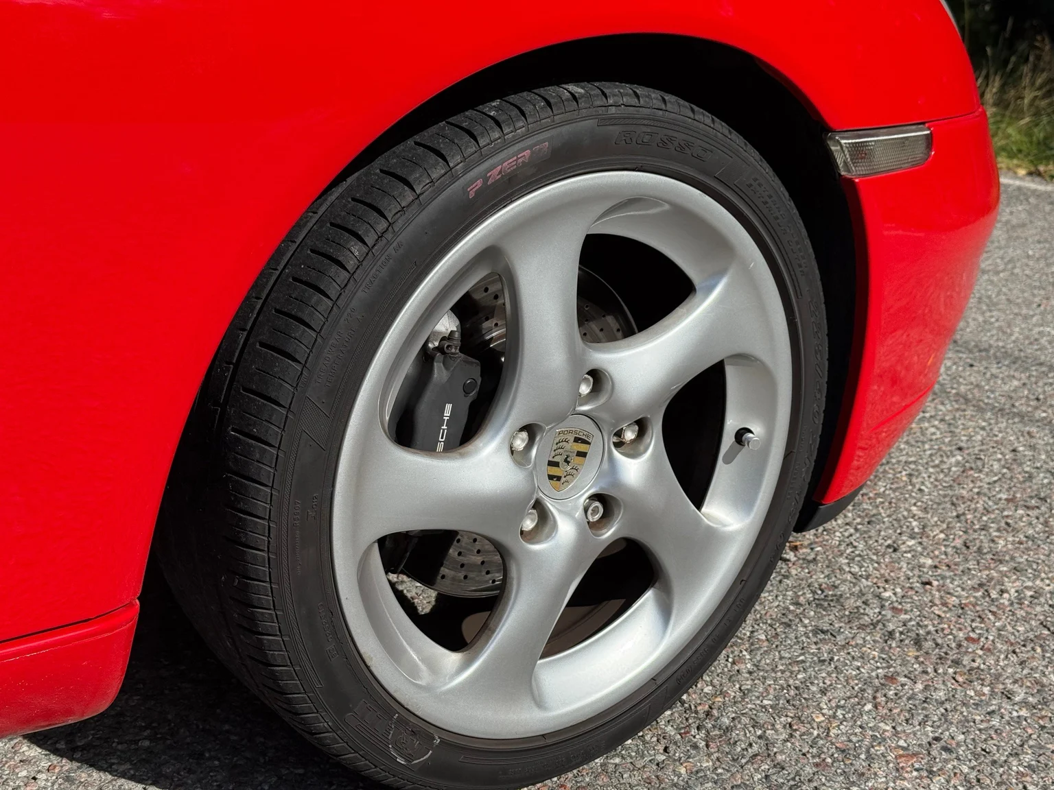 Exterior image of 1998 Porsche 911 Carrera (35)
