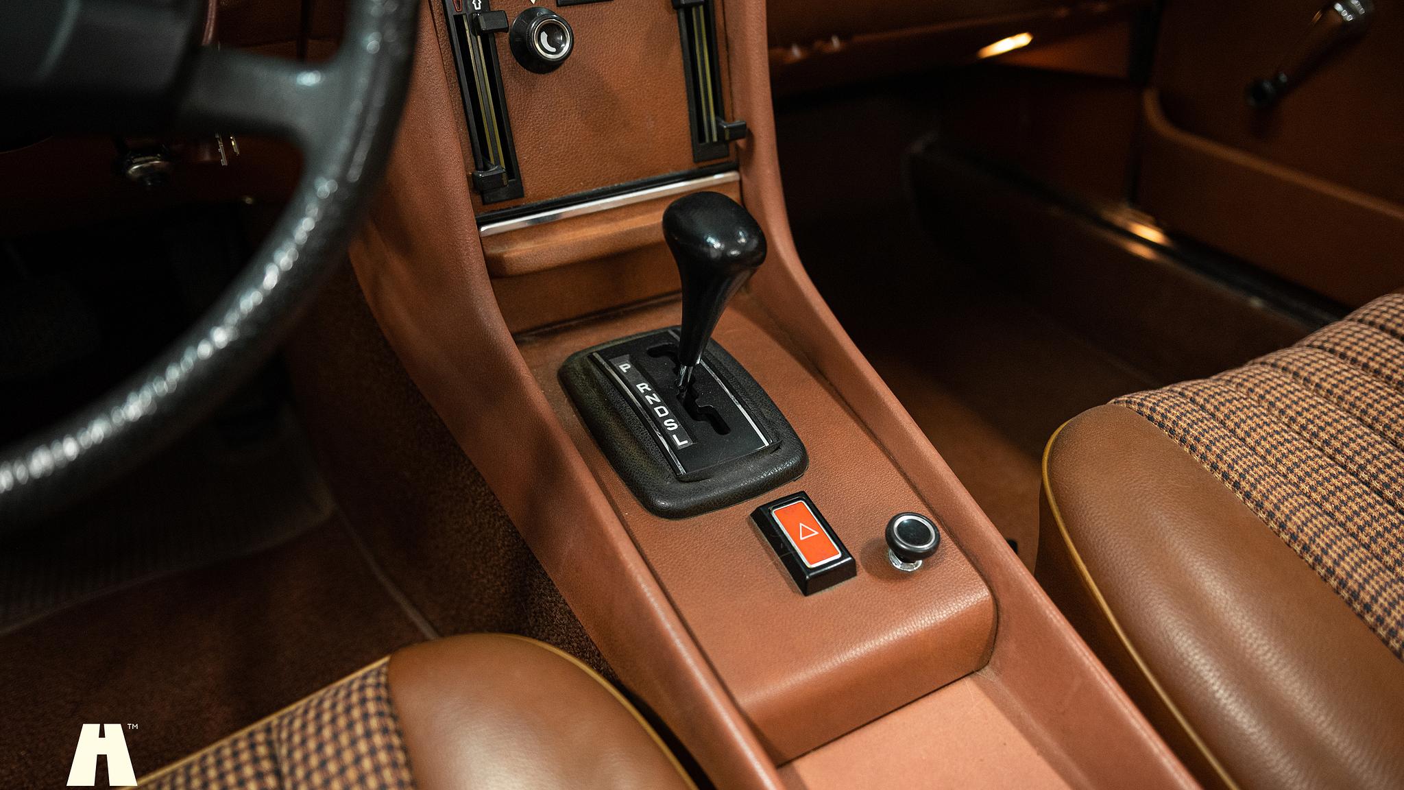 Innenraumfoto von 1975 Mercedes SL 350