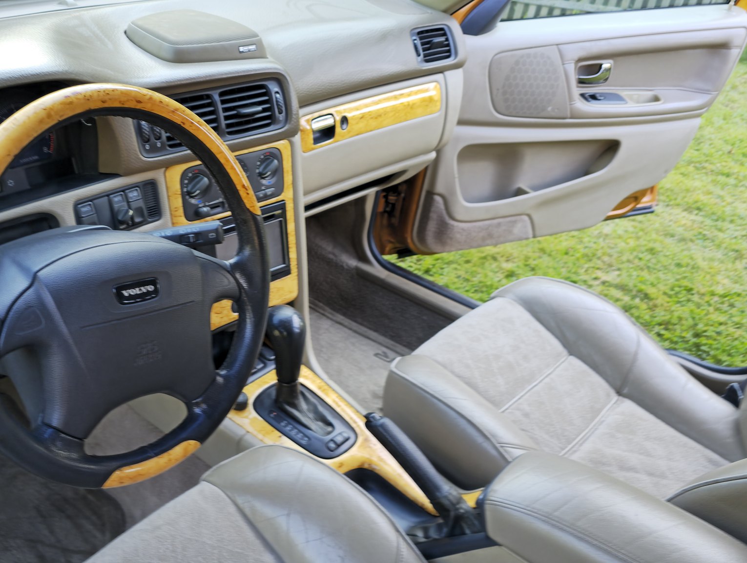 Interior image of 1998 Volvo V70 R 2.3 T Automatisk