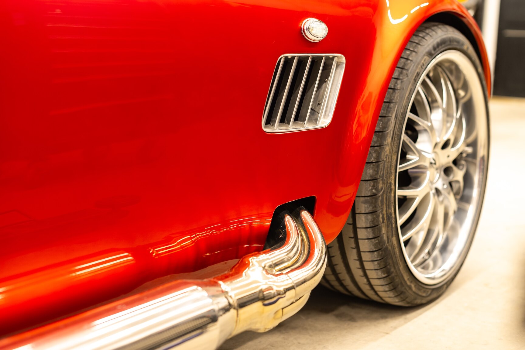 Exterior image of 2011 AC Cobra Replika