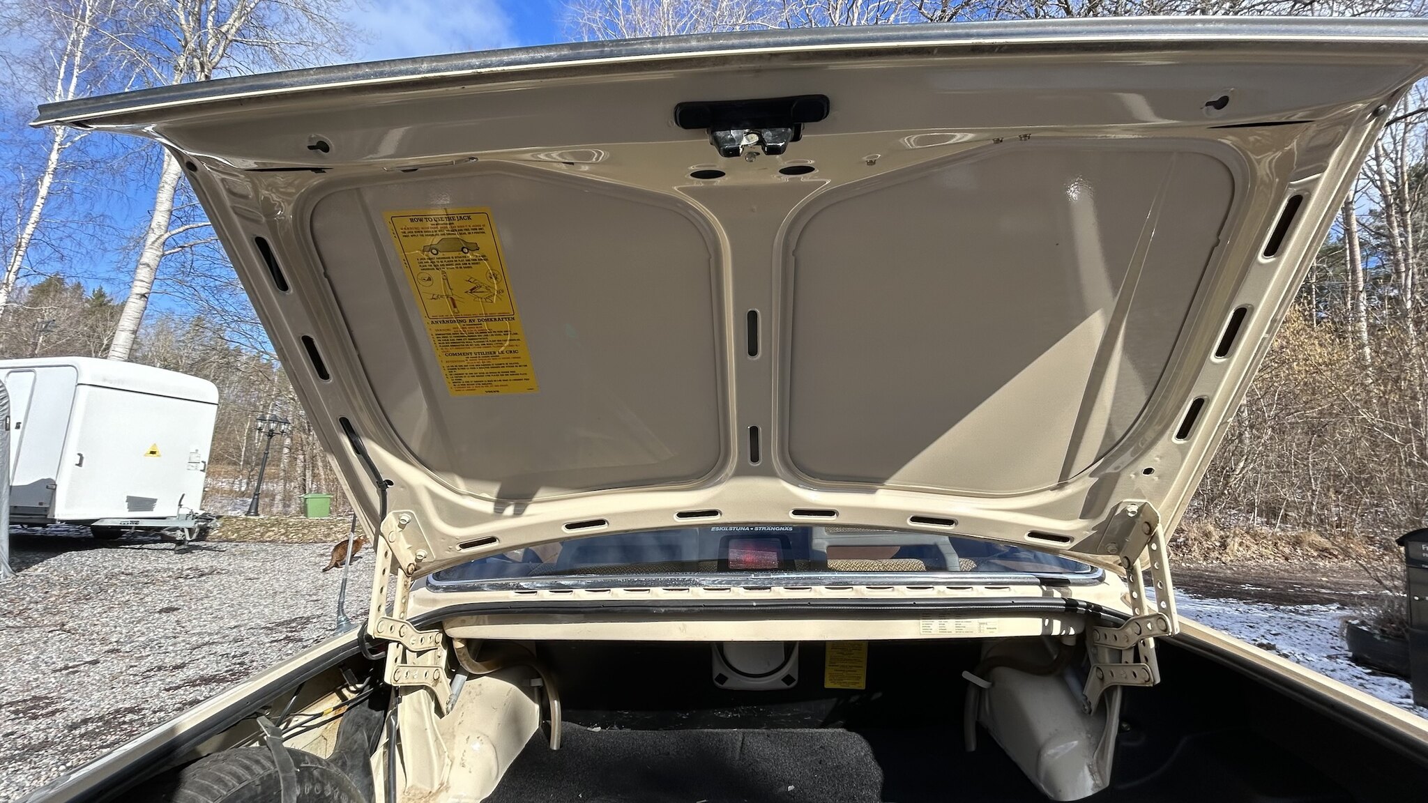 Interior image of 1987 Volvo 244