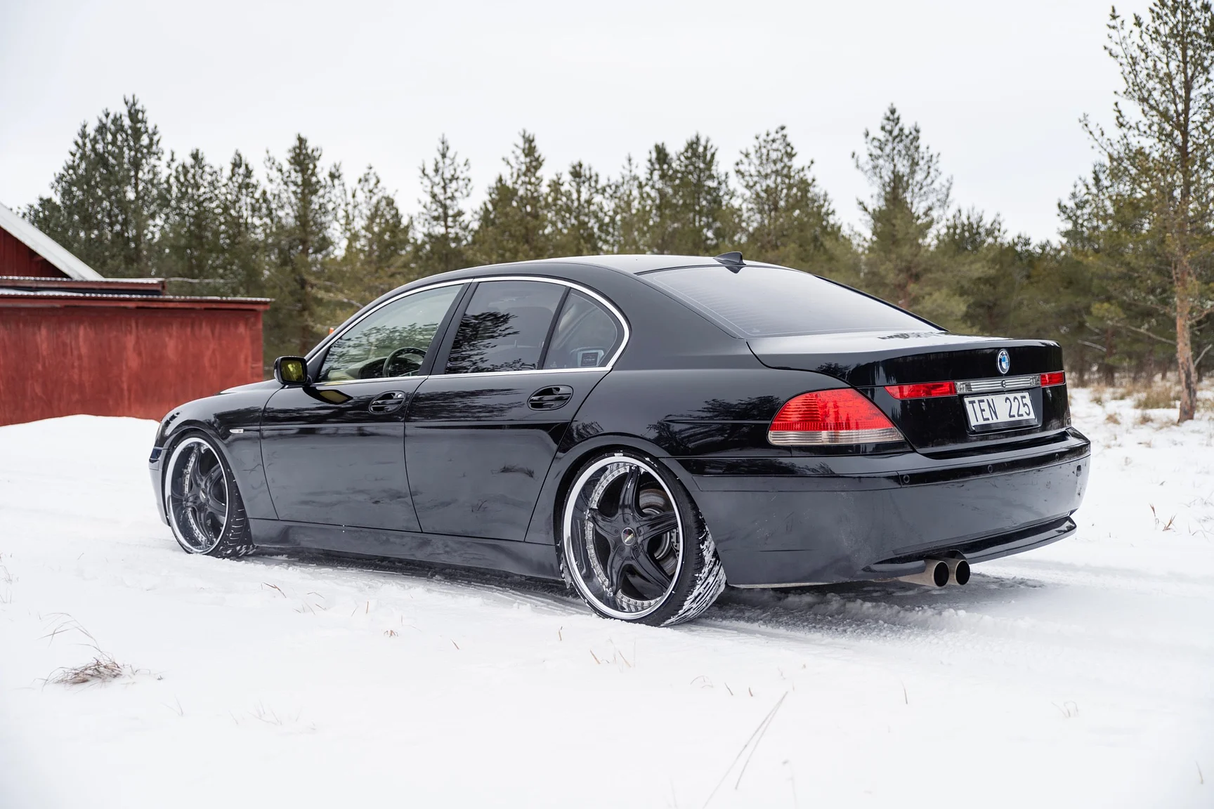 Exterior image of 2002 BMW  745 iA (5)