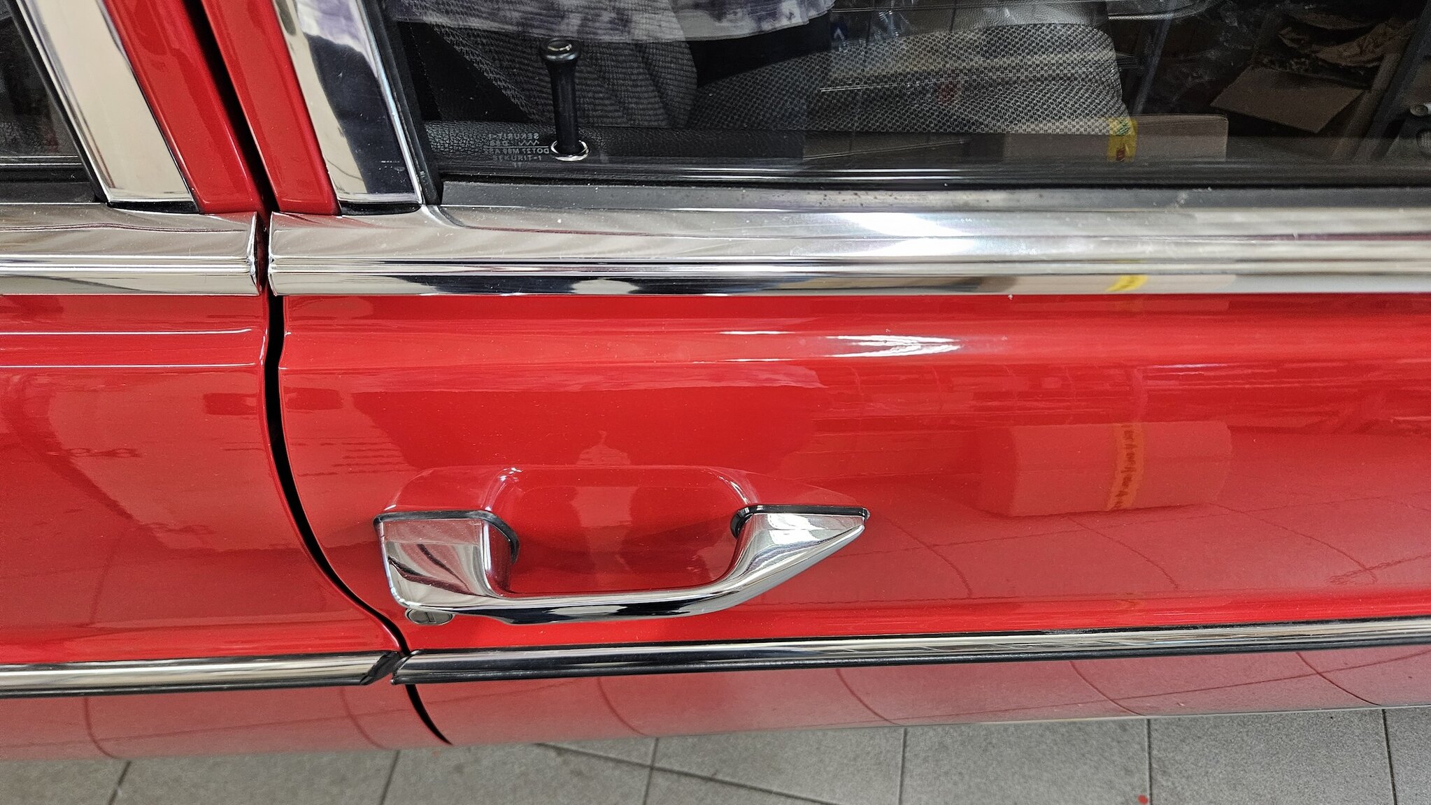 Exteriörbild på 1975 Mercedes-Benz 200