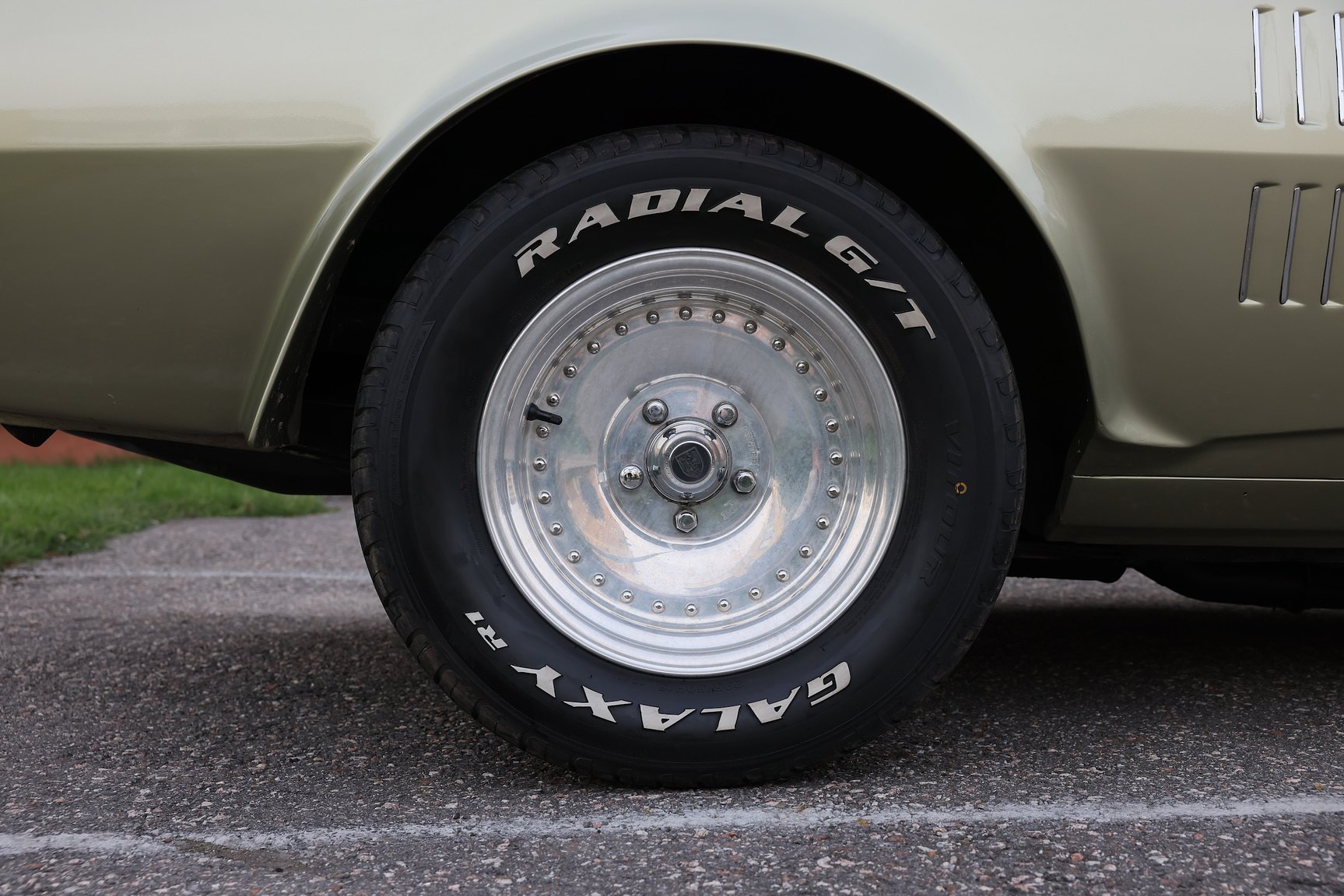 Exterior image of 1968 Pontiac Firebird 400 Ram Air