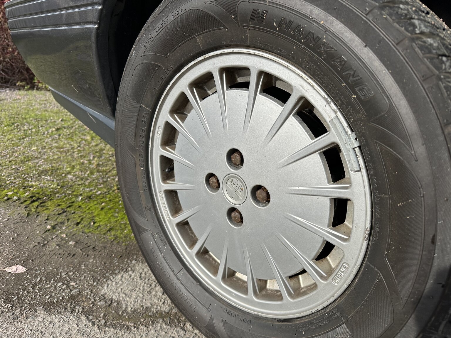 Exterior image of 1994 Alfa Romeo 164