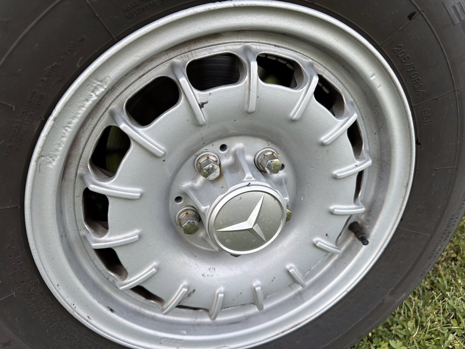 Exteriörbild på 1985 Mercedes-Benz 380 SL