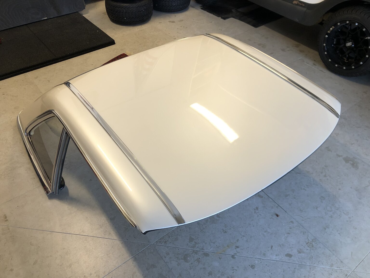 Exteriörbild på 1972 Mercedes-Benz 350 SL
