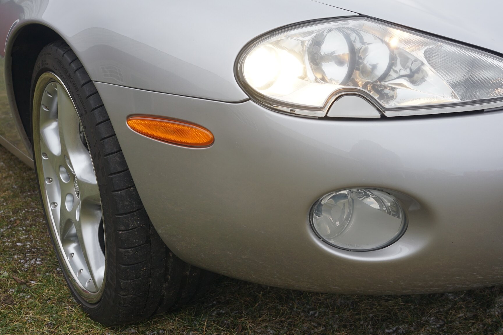 Exteriörbild på 2001 Jaguar XKR Silverstone