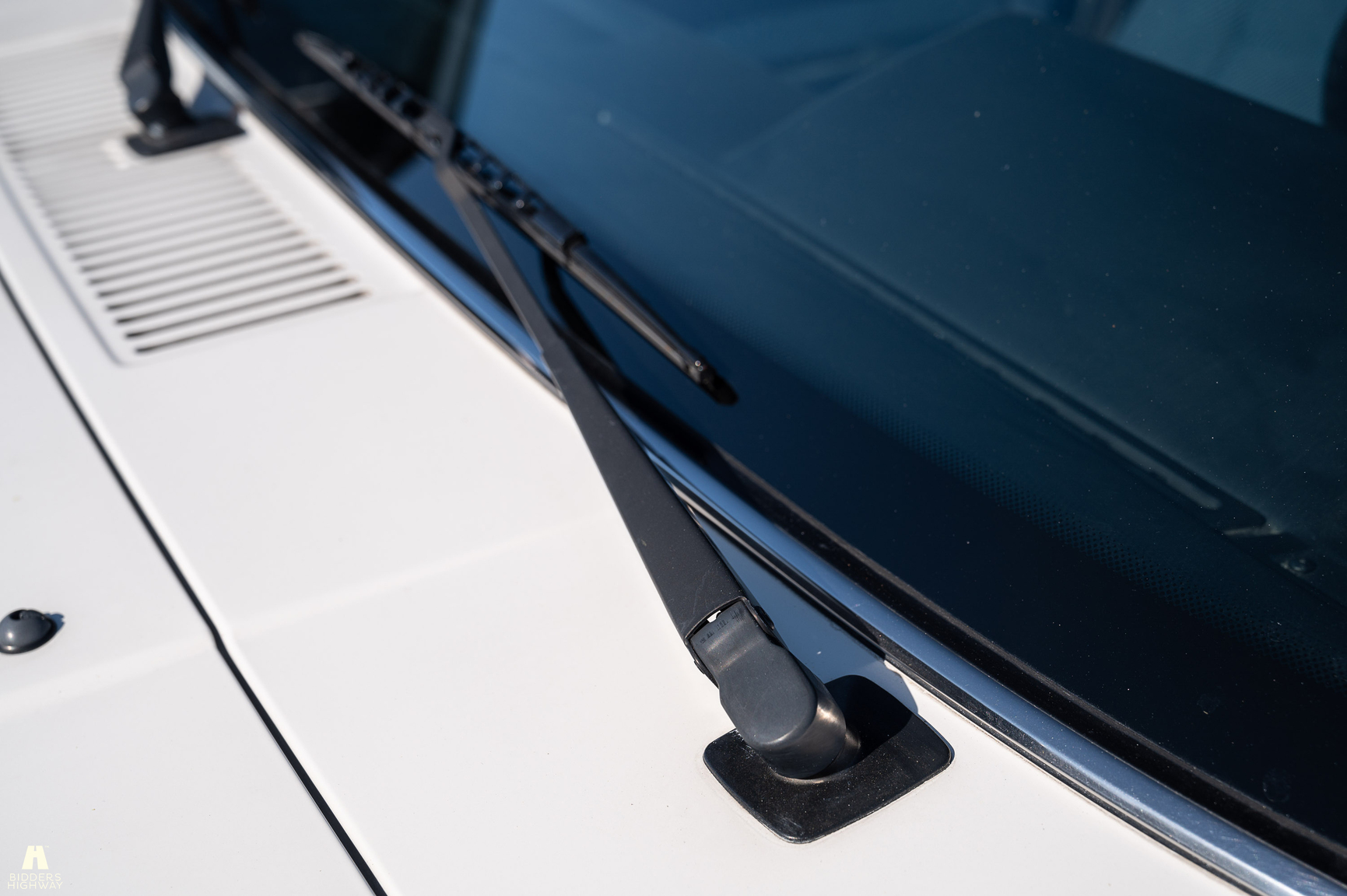 Exterior image of 1988 Volvo 740 GL (42)