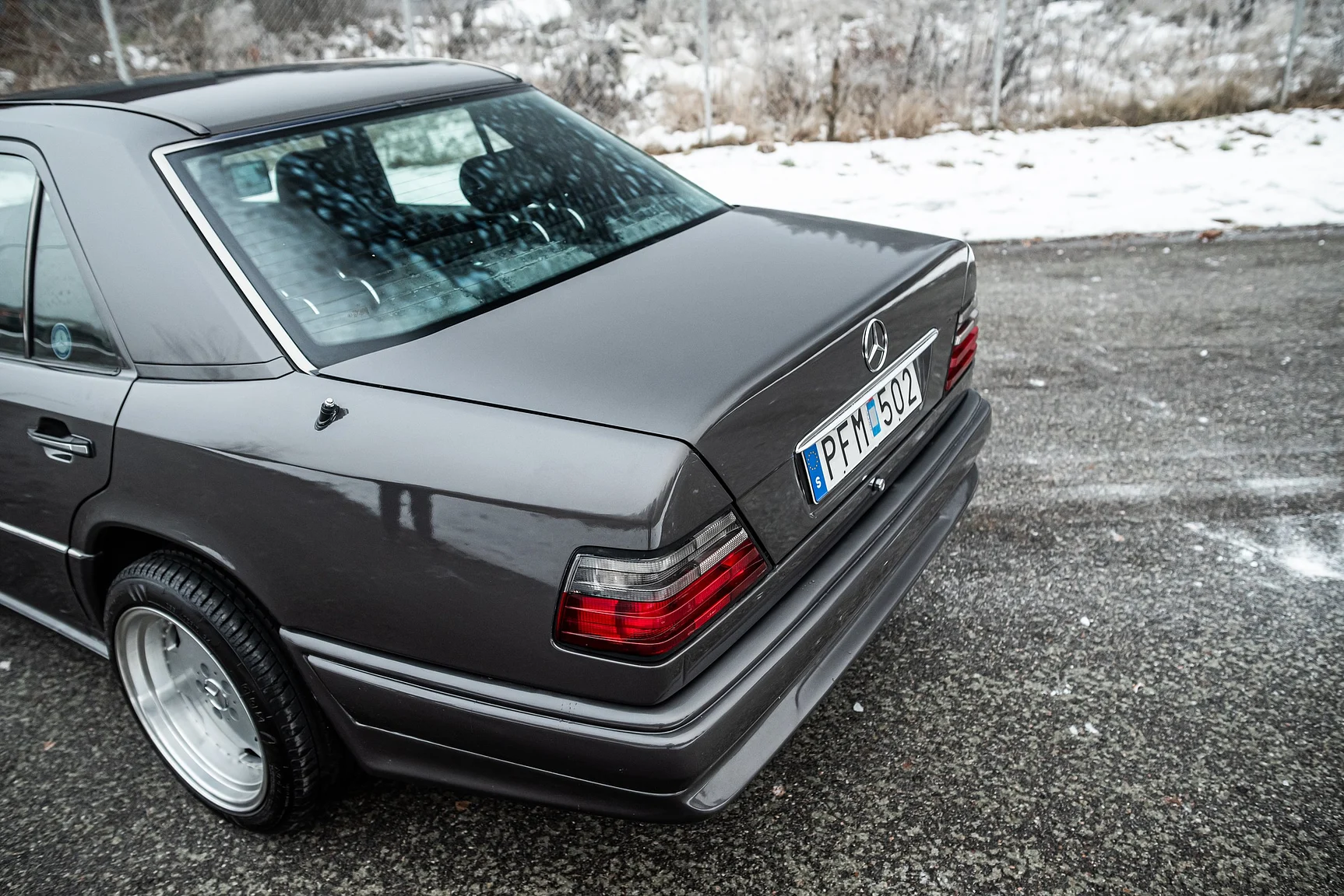 Exterior image of 1993 Mercedes-Benz E 320 "AMG" (16)
