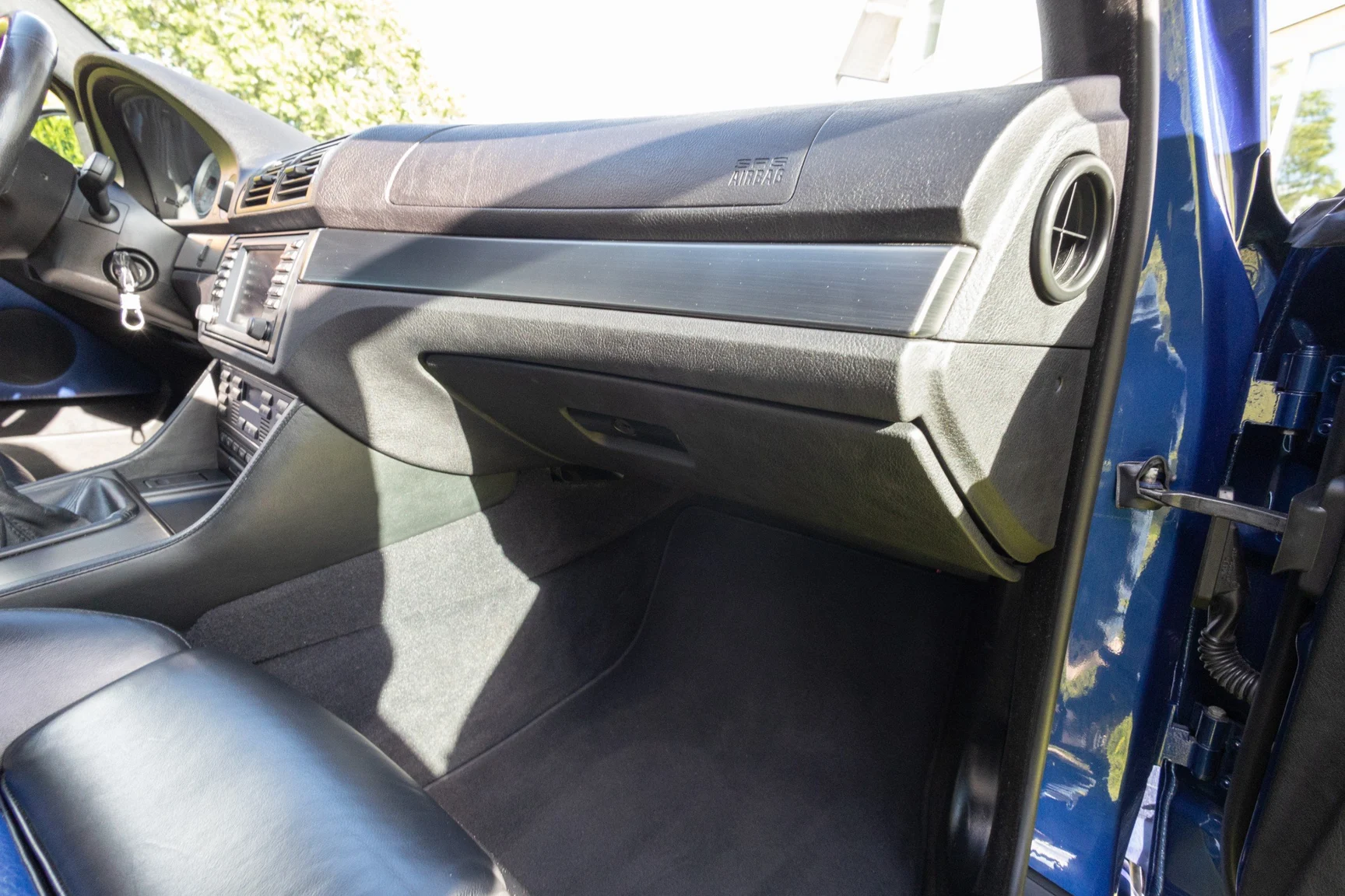 Innenraumfoto von 2002 BMW M5 E39 (97)