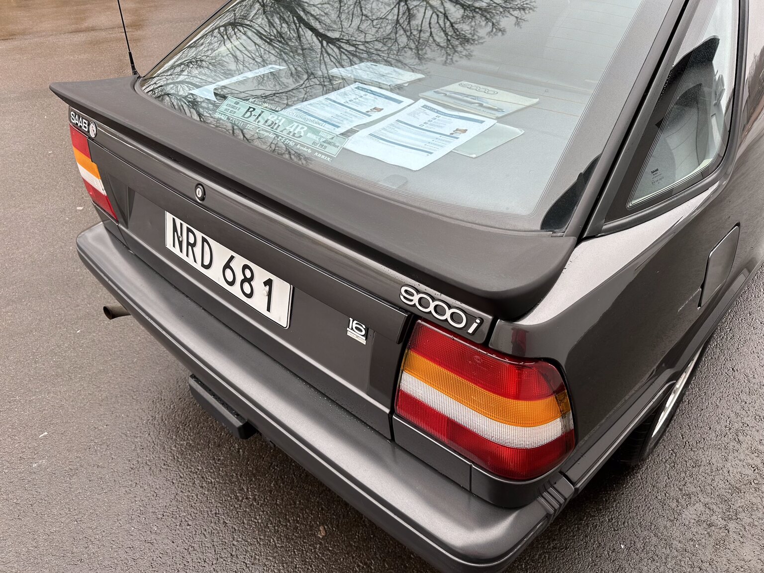 Exterior image of 1988 SAAB 9000i