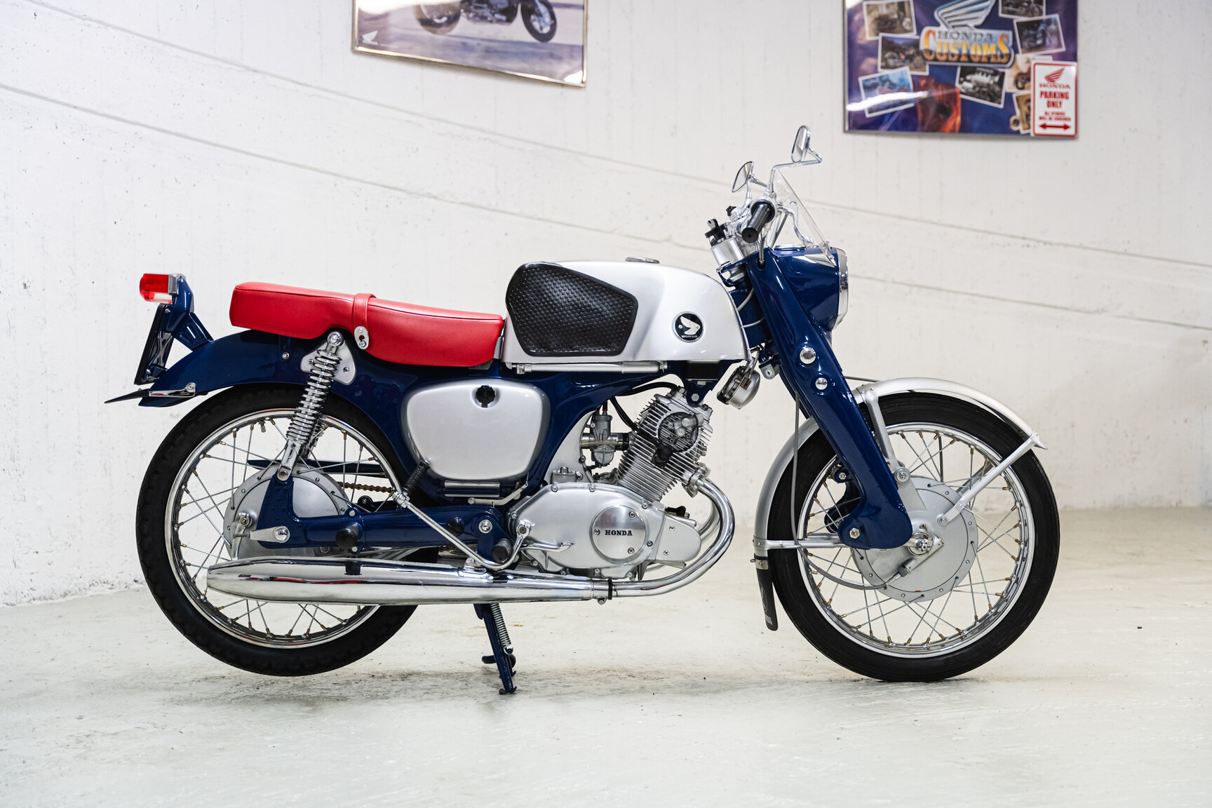Exterior image of 1964 Honda CB92