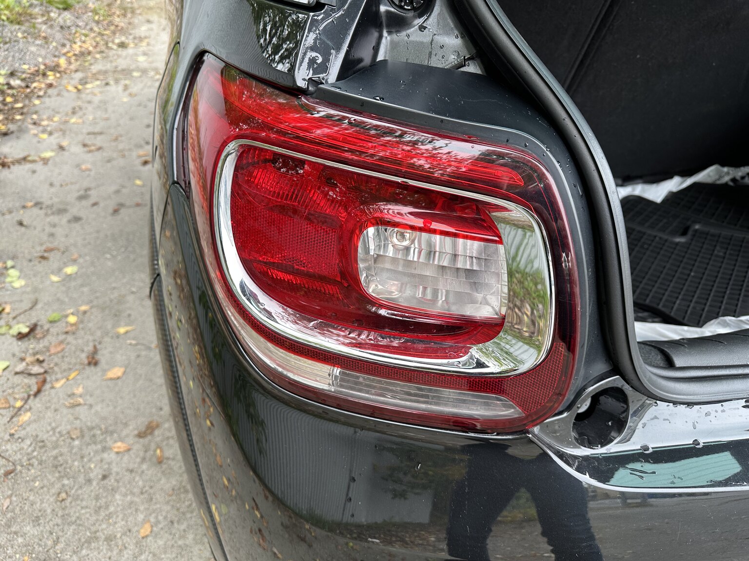 Exterior image of 2012 Citroen DS3 Racing  (60)