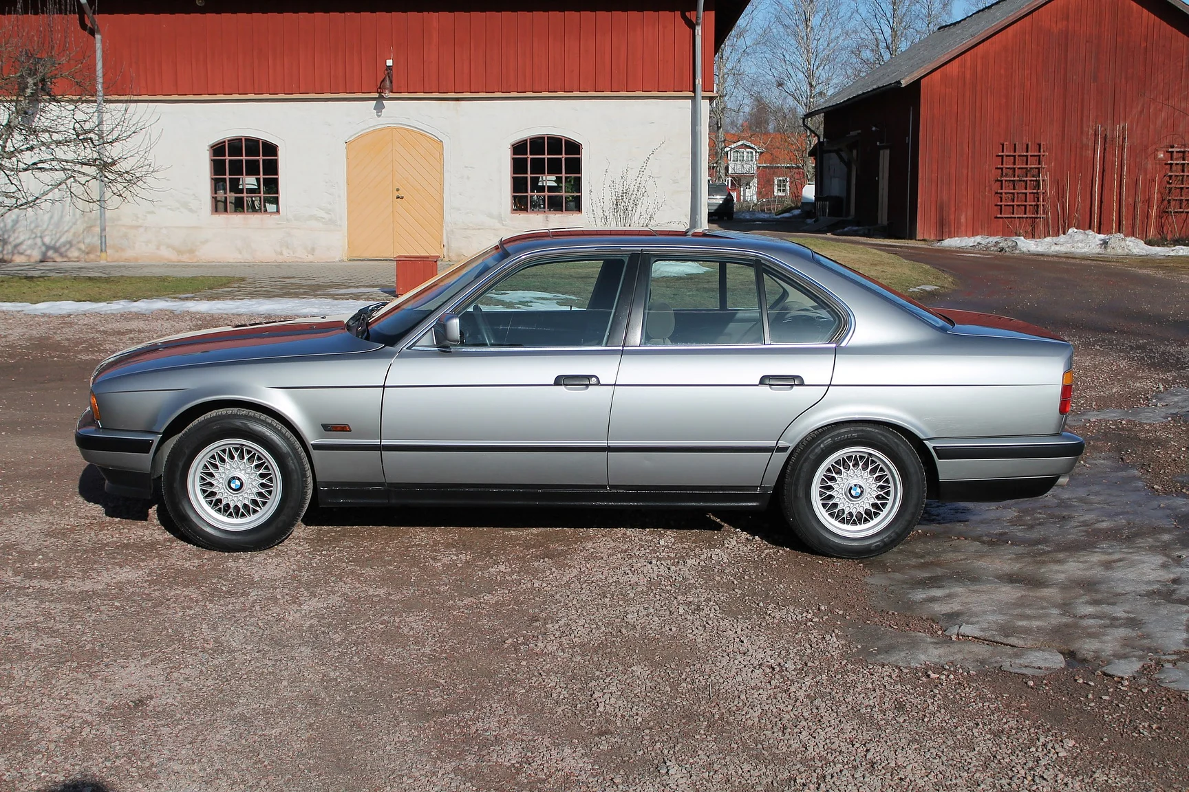 Exterior image of 1988 BMW 535i - NO RESERVE (30)