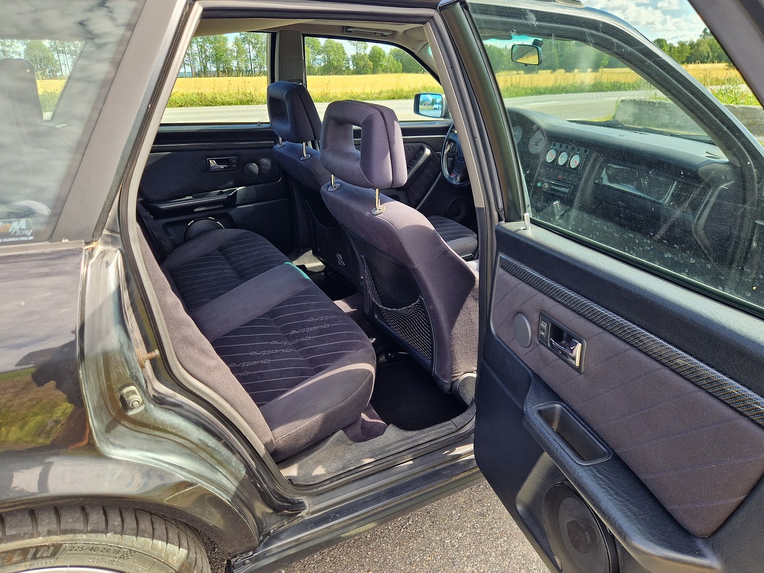 Innenraumfoto von 1993 Audi S2 Avant 2.2 quattro