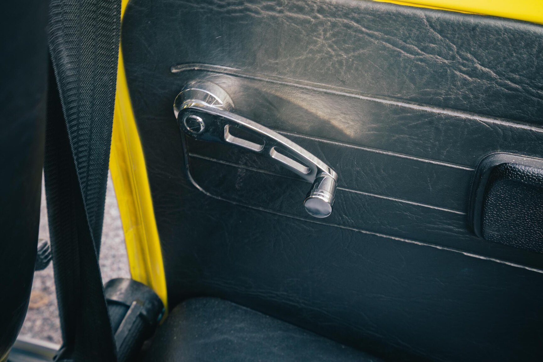 Interiörbild 1973 Volkswagen Bubbla Karmann 1303 LS (34)