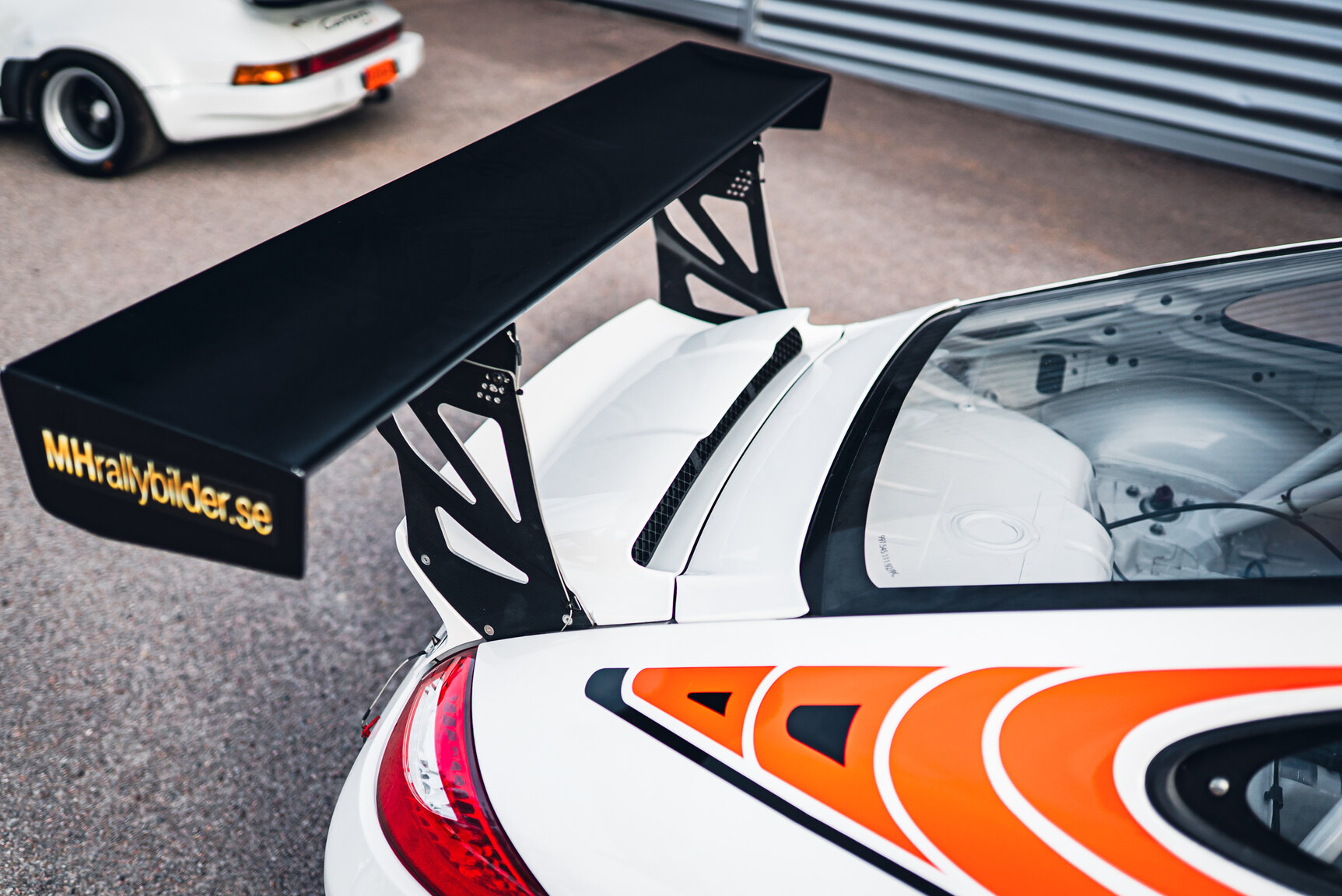 Exteriörbild på 2011 Porsche 911 GT3 Rally Car