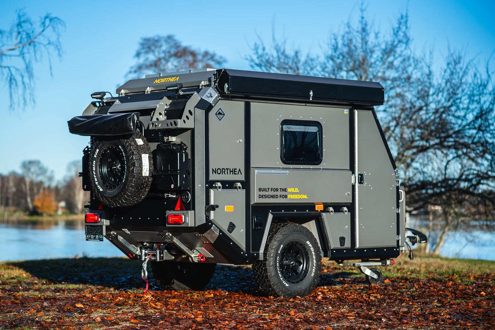 Exterior image of 2025 Northea Trailer Expedition Crawler 458i Offgrid-Camper (1)