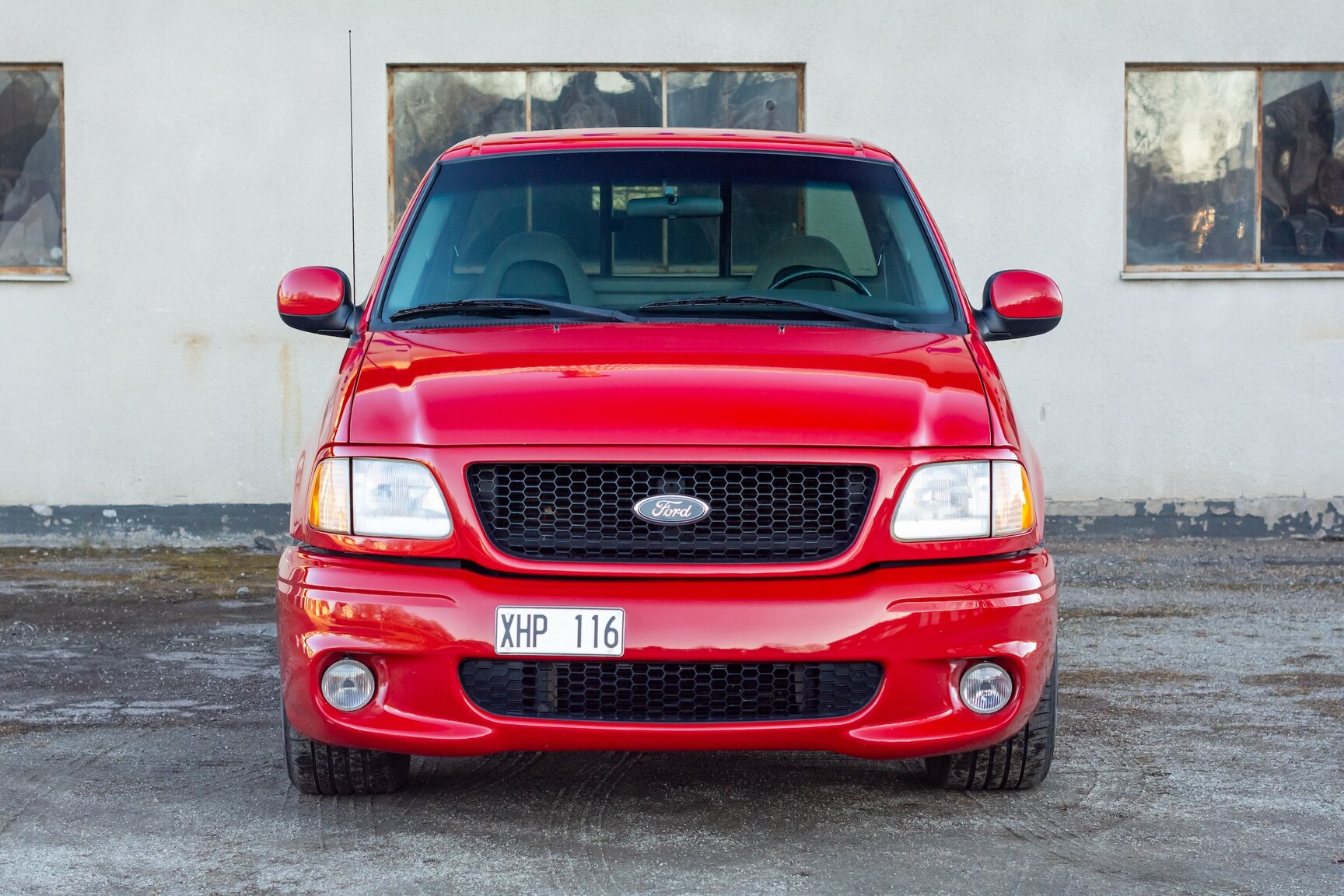 Exterior image of 2000 FORD F-150 SVT Lightning