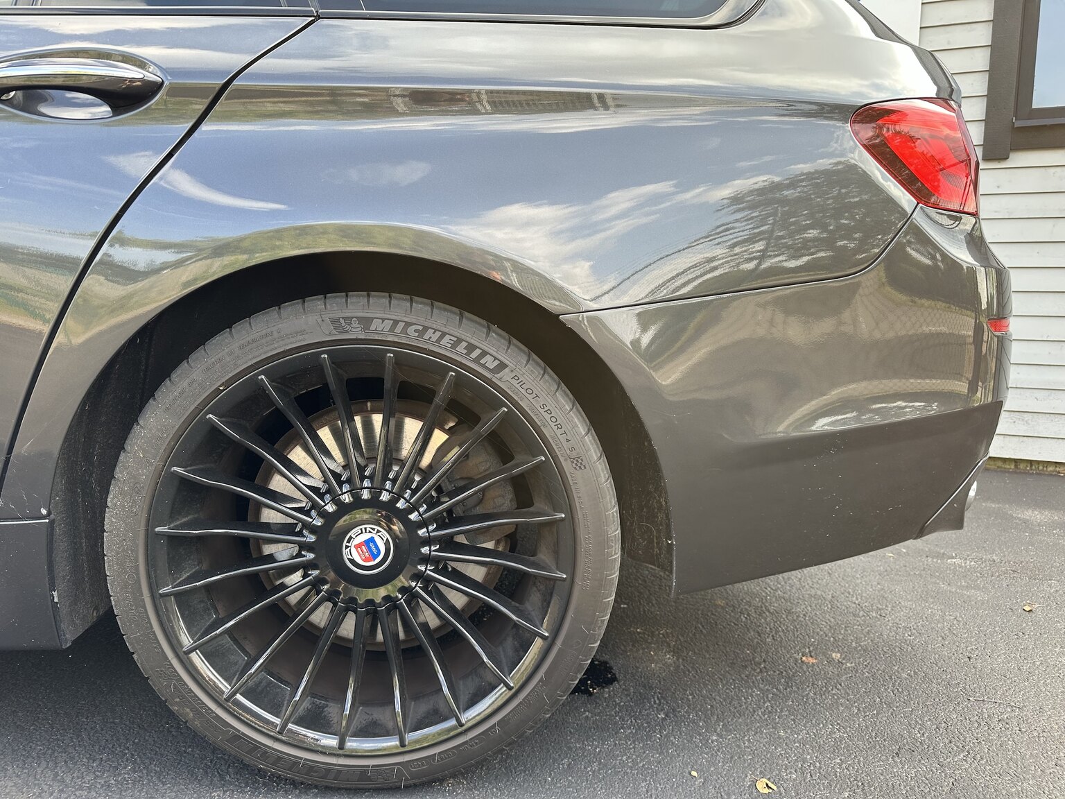 Exteriörbild på 2011 ALPINA B5 Bi-Turbo Touring Switch-Tronic