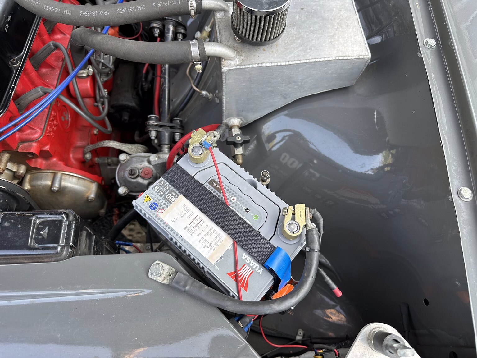 Image of 1969 Volvo 142 race car mechanics
