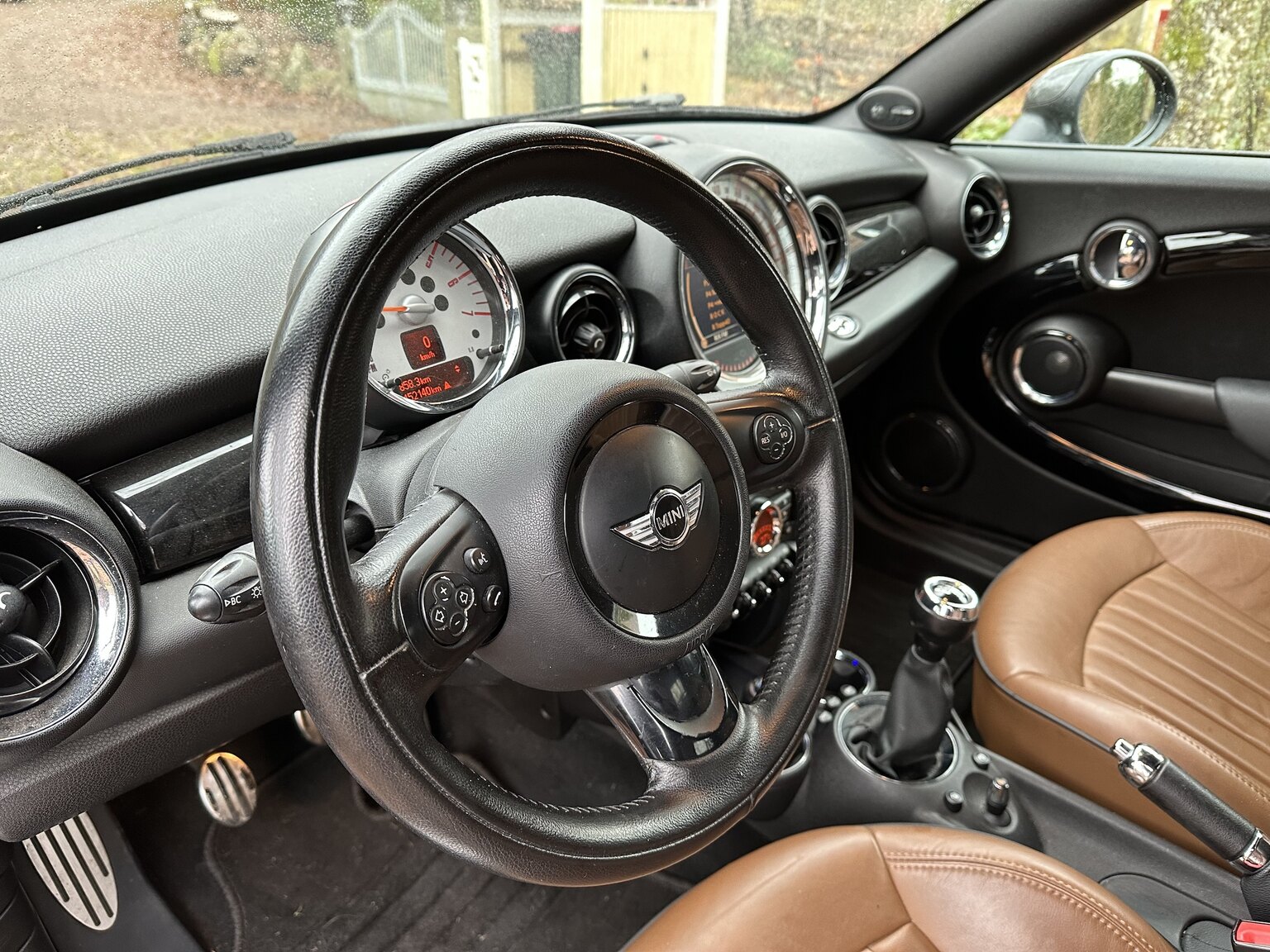 Innenraumfoto von 2012 Mini Cooper SD Roadster (6)