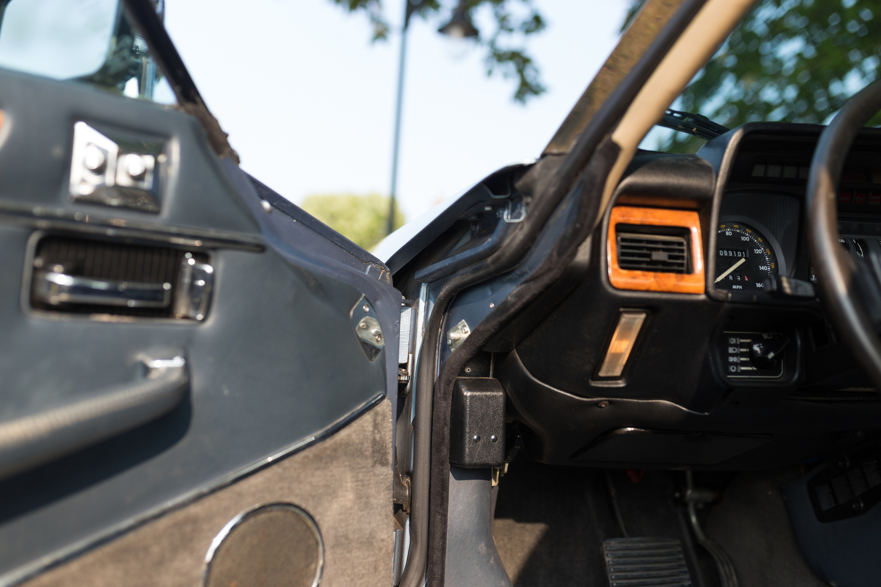 Interior image of 1987 Jaguar Xj-SC (39)