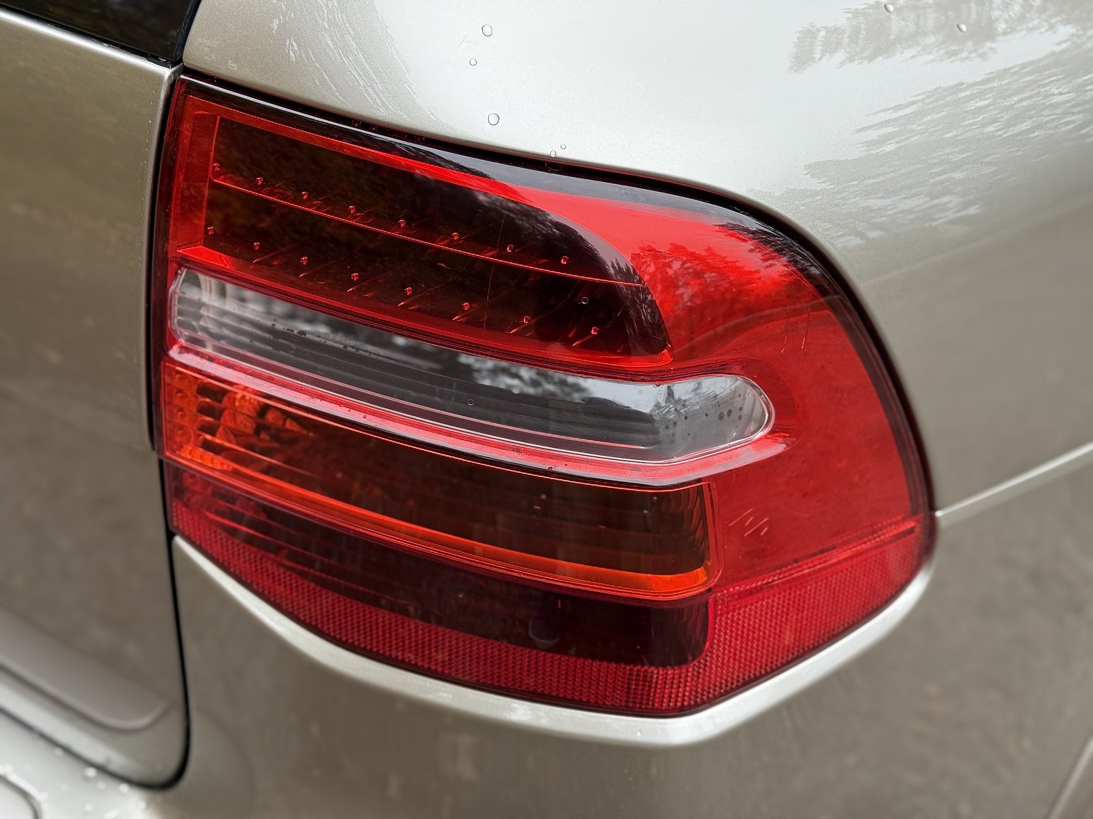 Exteriörbild på 2008 Porsche Cayenne GTS 6-växlad Manuell