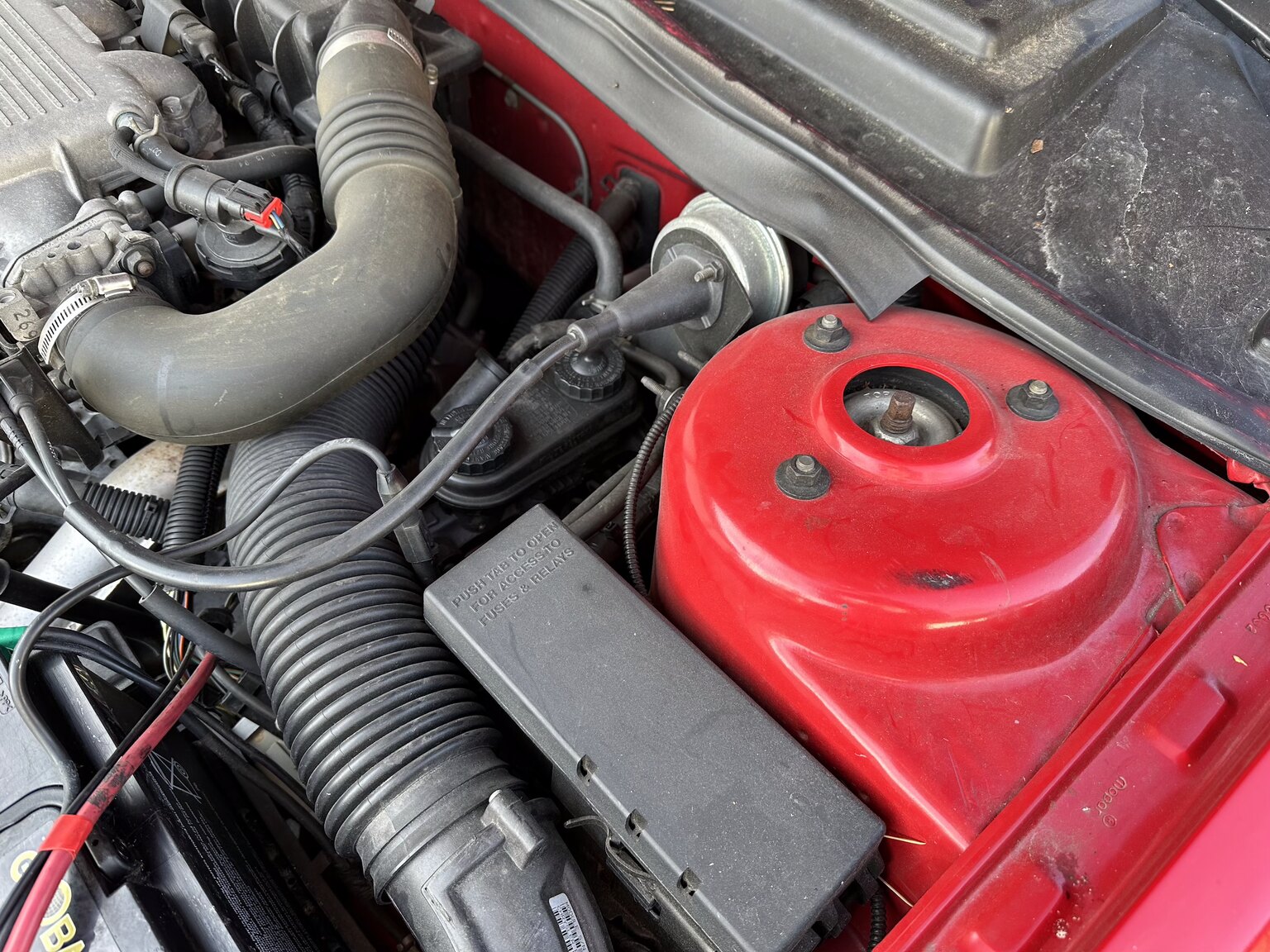 Image of 1995 Chrysler LeBaron mechanics